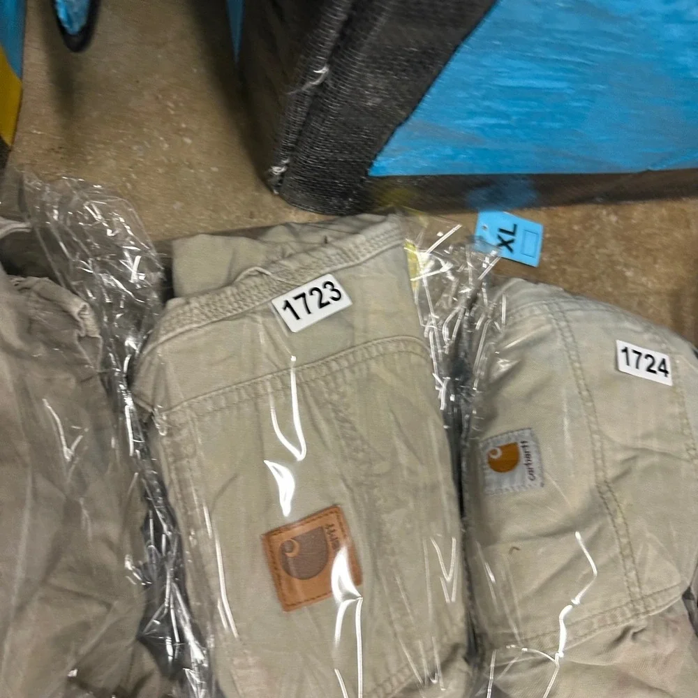 Carhartt men tan